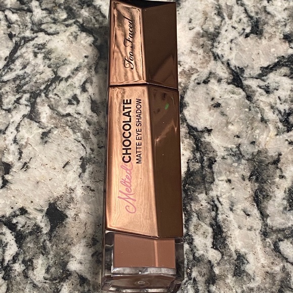 Too Faced Melted Chocolate Matte Eyeshadow - 24 HR Crease Proof - Waterproof NEW - Picture 3 of 7